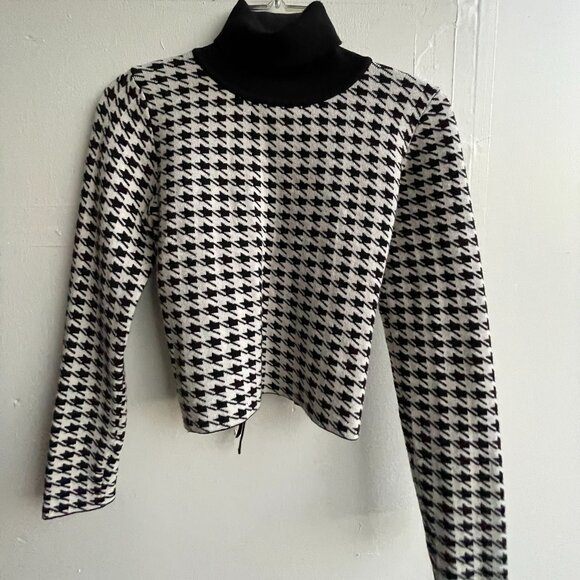 Coco and Shay boutique backless turtleneck hounds tooth sweater in Size M - Picture 1 of 7